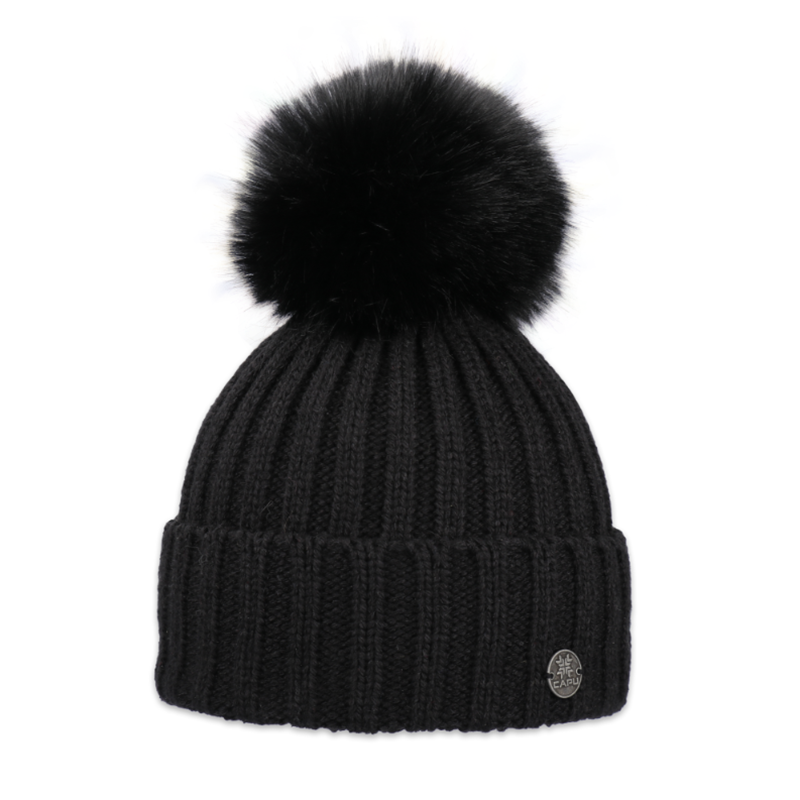 Dětská čepice s kožešinovou bambulí